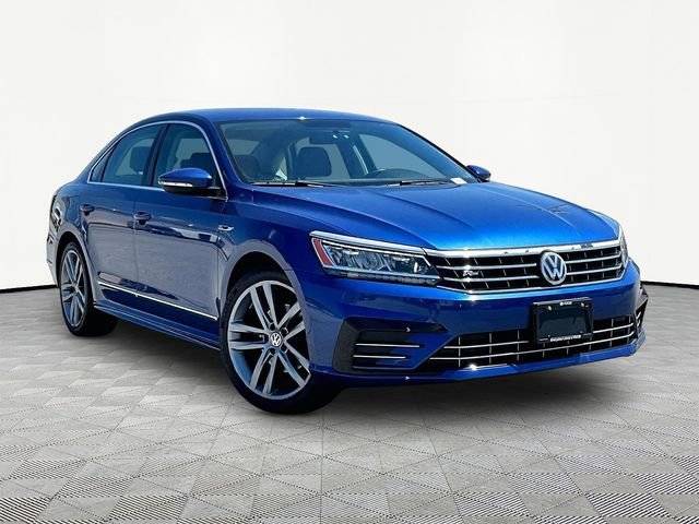 2017 Volkswagen Passat R-Line w/Comfort Pkg FWD photo