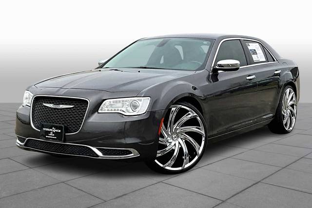 2017 Chrysler 300 Limited RWD photo