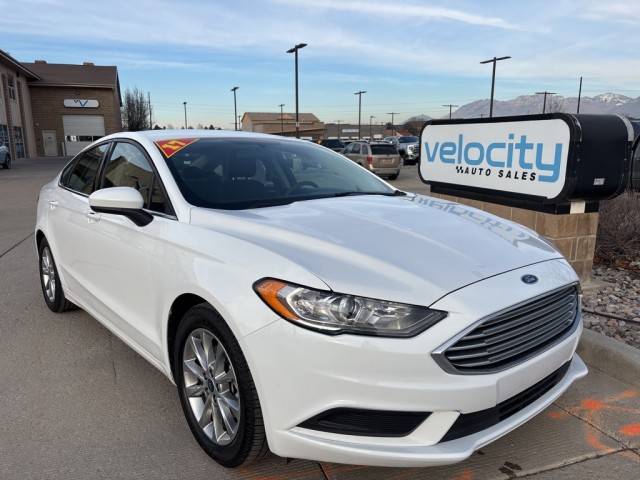2017 Ford Fusion SE FWD photo