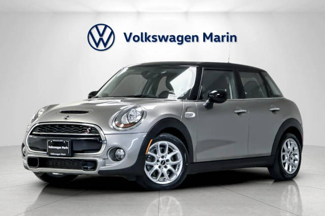 2017 MINI Hardtop 4 Door Cooper S FWD photo