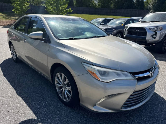 2017 Toyota Camry XLE V6 FWD photo