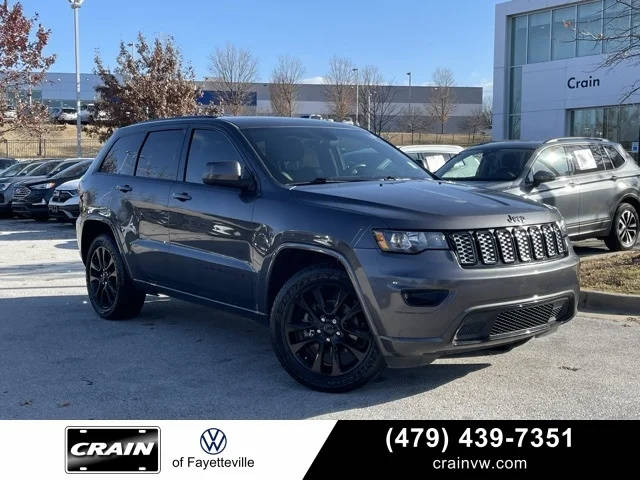 2017 Jeep Grand Cherokee Altitude 4WD photo