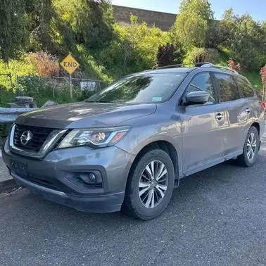 2017 Nissan Pathfinder SL 4WD photo