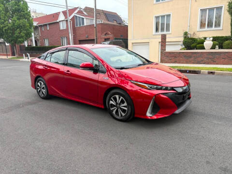 2017 Toyota Prius Prime Premium FWD photo
