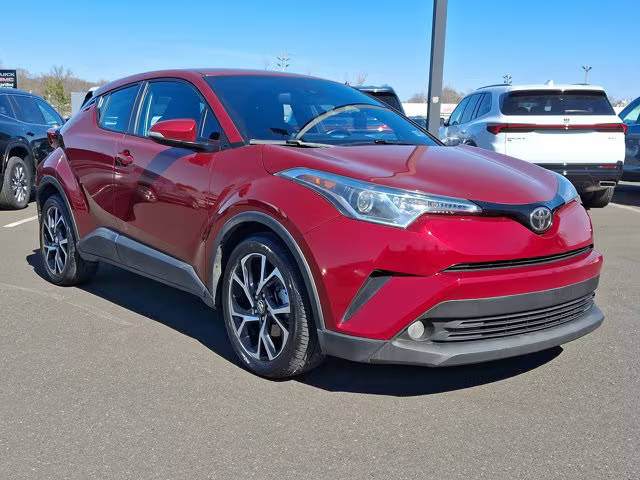 2018 Toyota C-HR XLE Premium FWD photo