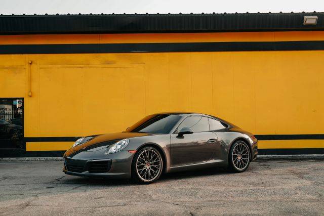 2017 Porsche 911 Carrera RWD photo