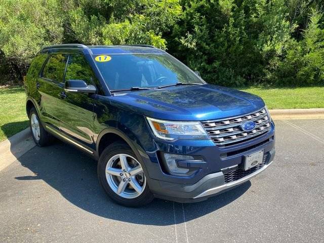 2017 Ford Explorer XLT 4WD photo