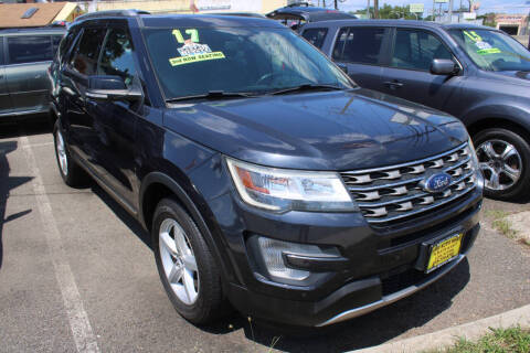 2017 Ford Explorer XLT 4WD photo