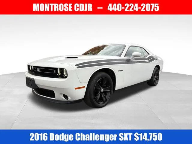 2016 Dodge Challenger SXT RWD photo