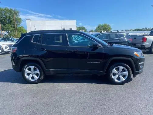 2017 Jeep Compass Latitude 4WD photo