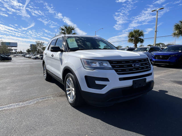 2017 Ford Explorer Base FWD photo