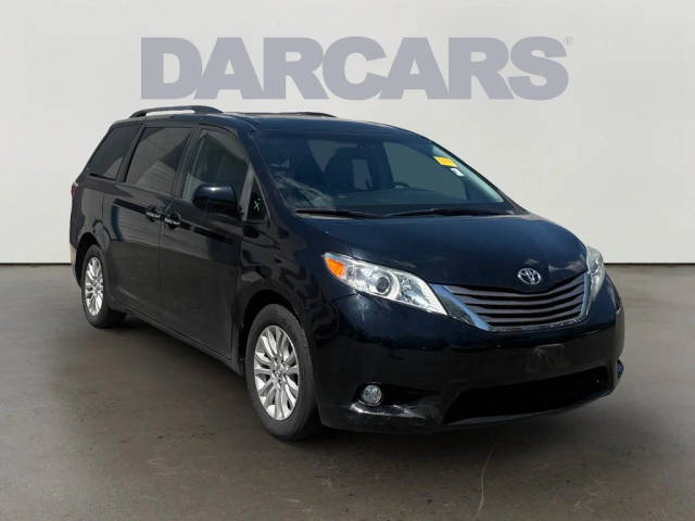 2017 Toyota Sienna XLE Premium FWD photo