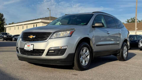 2017 Chevrolet Traverse LS AWD photo