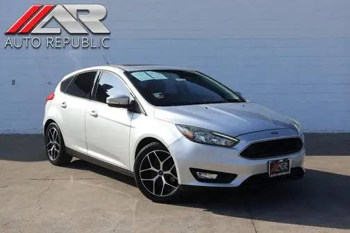 2017 Ford Focus SEL FWD photo