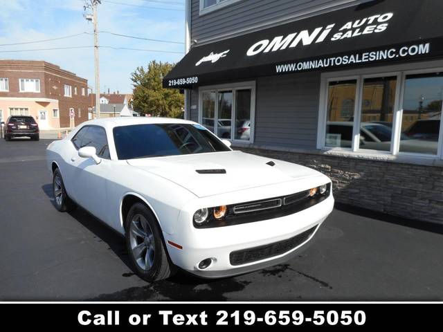 2015 Dodge Challenger SXT RWD photo