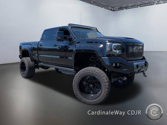 2017 GMC Sierra 2500HD Denali 4WD photo