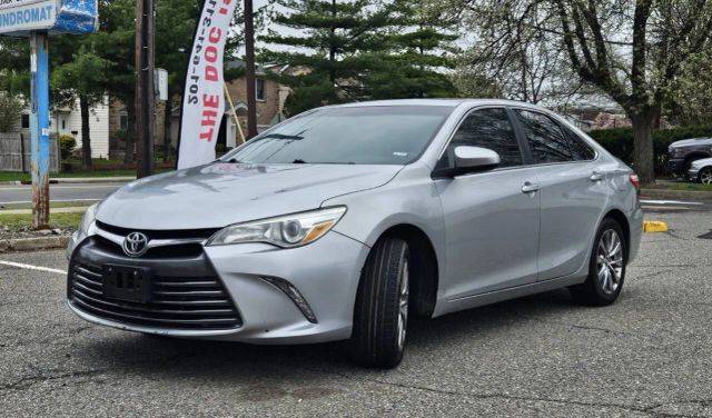 2017 Toyota Camry XLE FWD photo