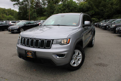 2017 Jeep Grand Cherokee Laredo 4WD photo