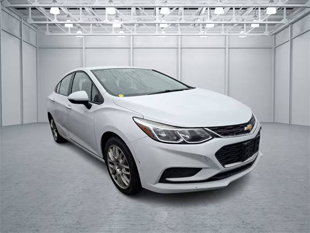 2017 Chevrolet Cruze LS FWD photo