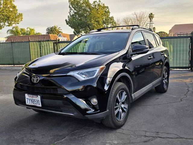 2017 Toyota RAV4 XLE FWD photo