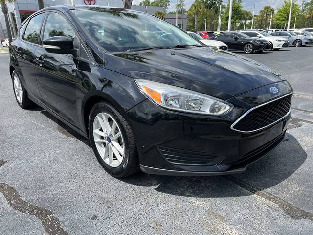 2017 Ford Focus SE FWD photo