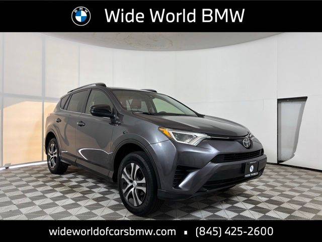 2017 Toyota RAV4 LE AWD photo