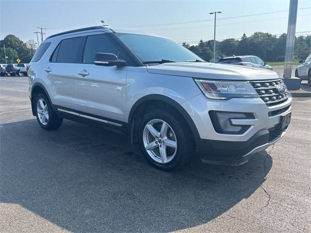 2017 Ford Explorer XLT 4WD photo