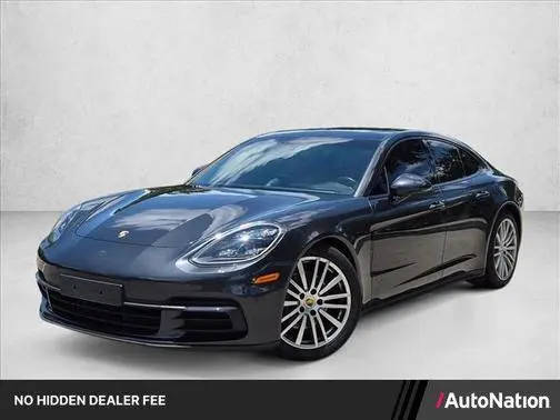 2017 Porsche Panamera 4 AWD photo