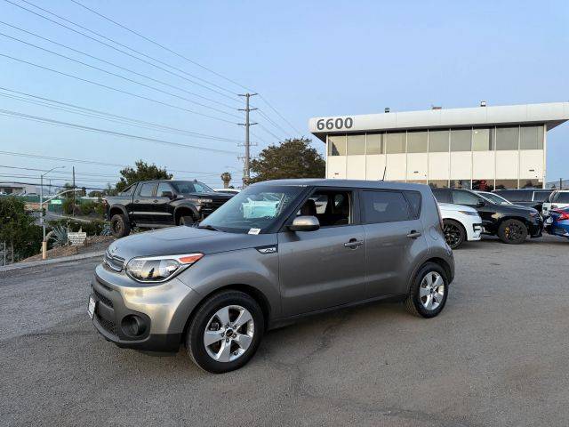 2017 Kia Soul Base FWD photo