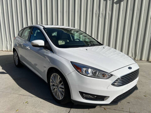 2017 Ford Focus Titanium FWD photo