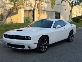 2017 Dodge Challenger SXT Plus RWD photo
