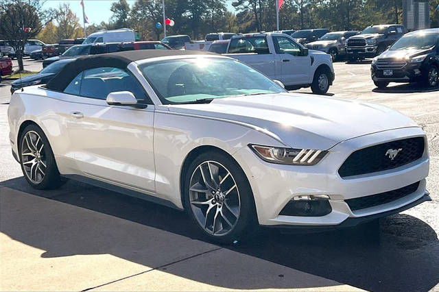 2017 Ford Mustang EcoBoost Premium RWD photo