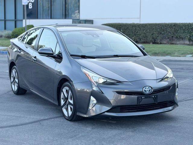 2017 Toyota Prius Three Touring FWD photo