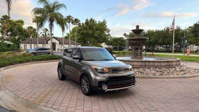 2017 Kia Soul ! FWD photo