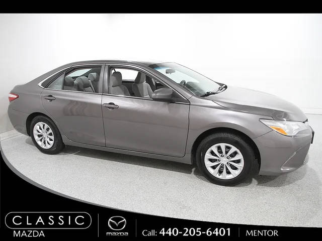 2017 Toyota Camry LE FWD photo
