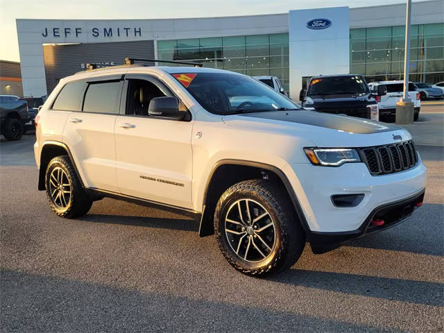 2017 Jeep Grand Cherokee Trailhawk 4WD photo