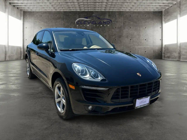 2017 Porsche Macan AWD photo