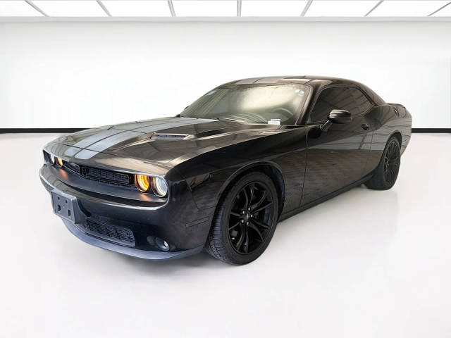 2017 Dodge Challenger SXT Plus RWD photo