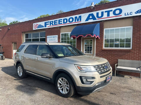 2017 Ford Explorer XLT FWD photo