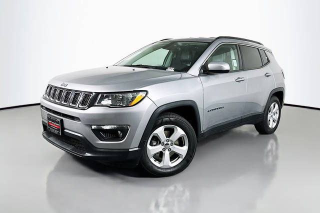 2017 Jeep Compass Latitude FWD photo