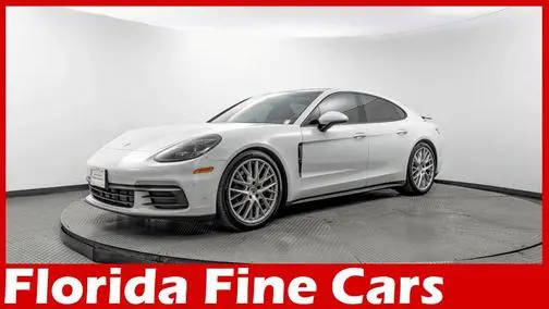 2017 Porsche Panamera  RWD photo