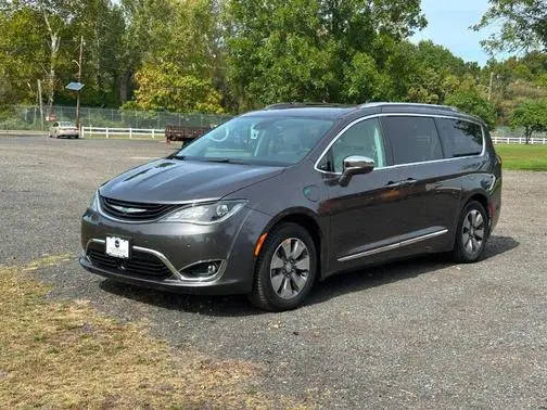 2017 Chrysler Pacifica Minivan Hybrid Platinum FWD photo