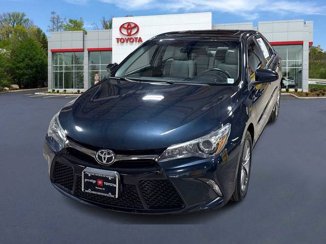 2017 Toyota Camry SE FWD photo