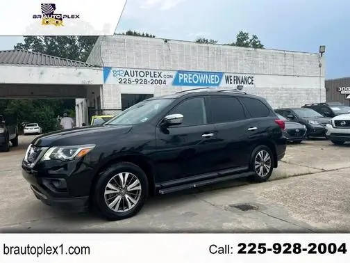 2017 Nissan Pathfinder SL FWD photo