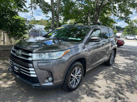 2017 Toyota Highlander XLE AWD photo