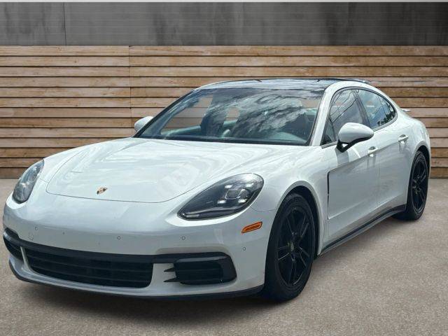 2017 Porsche Panamera 4 AWD photo