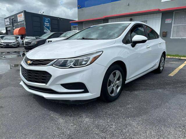 2017 Chevrolet Cruze LS FWD photo