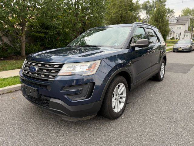 2017 Ford Explorer Base FWD photo