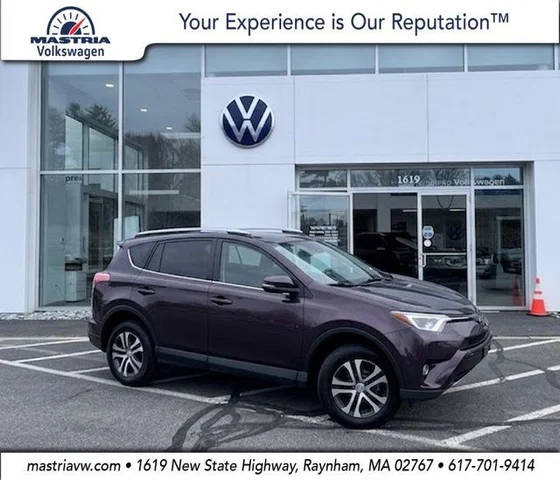 2017 Toyota RAV4 LE FWD photo