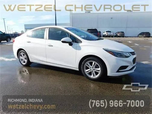 2017 Chevrolet Cruze LT FWD photo
